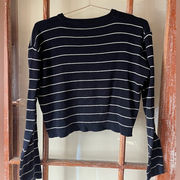 Brandy Melville Navy and White Striped Sweater - Picture 2 of 3